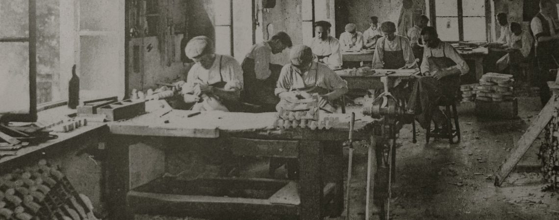 Photo d'époque des ateliers Laberte-Humbert à Mirecourt.
