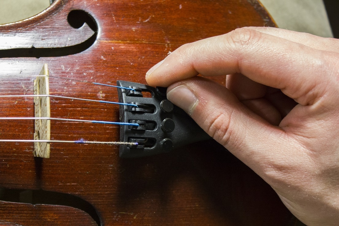 Fond Violon Sur Archet Blanc Précision Simplicité Photo Et Image