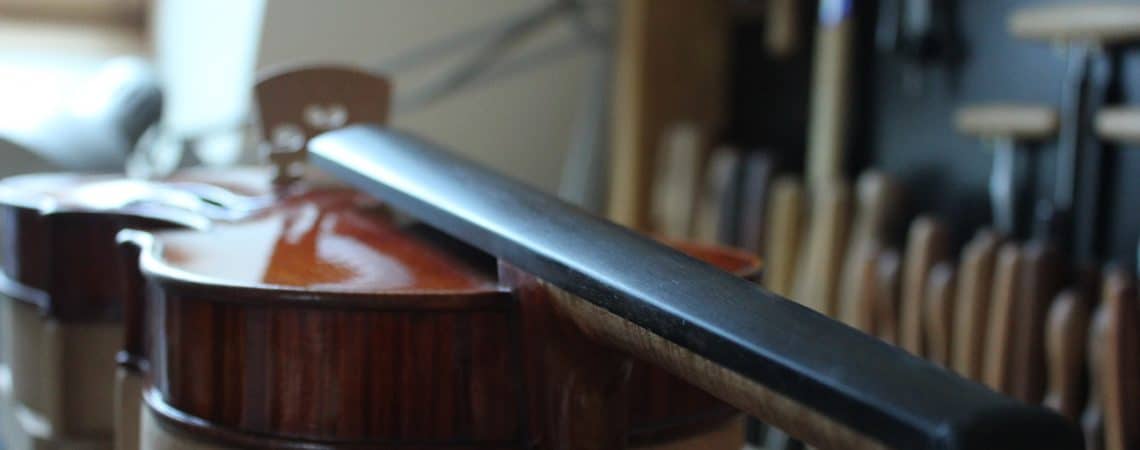 le métier de luthier et ses montages