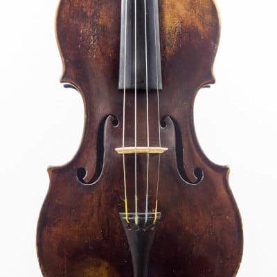 Le prix des violons allemands anciens table