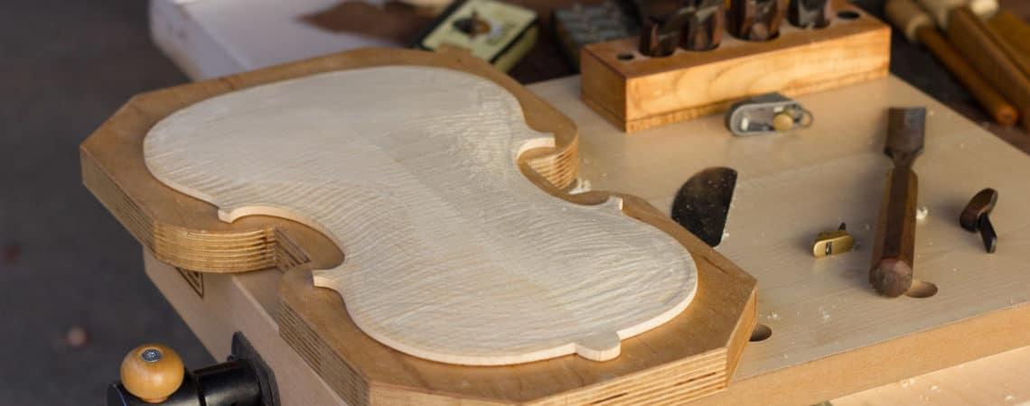Découvrez un atelier traditionnel de luthier à Strasbourg
