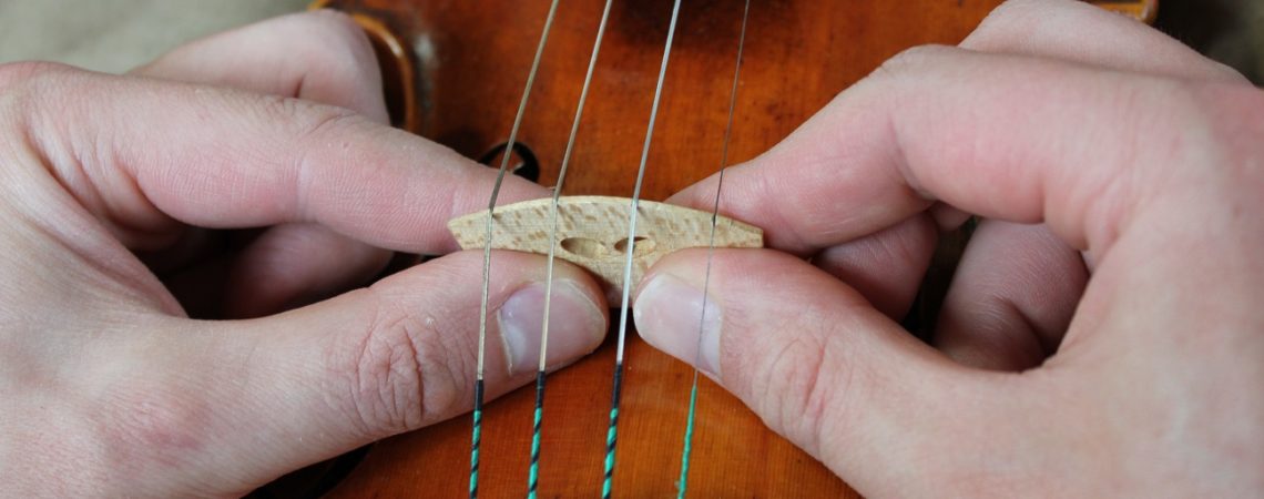 redresser son chevalet sans risque sur un violon