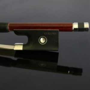 la hausse d'un archet en carbone Coruss Deluxe pour violon