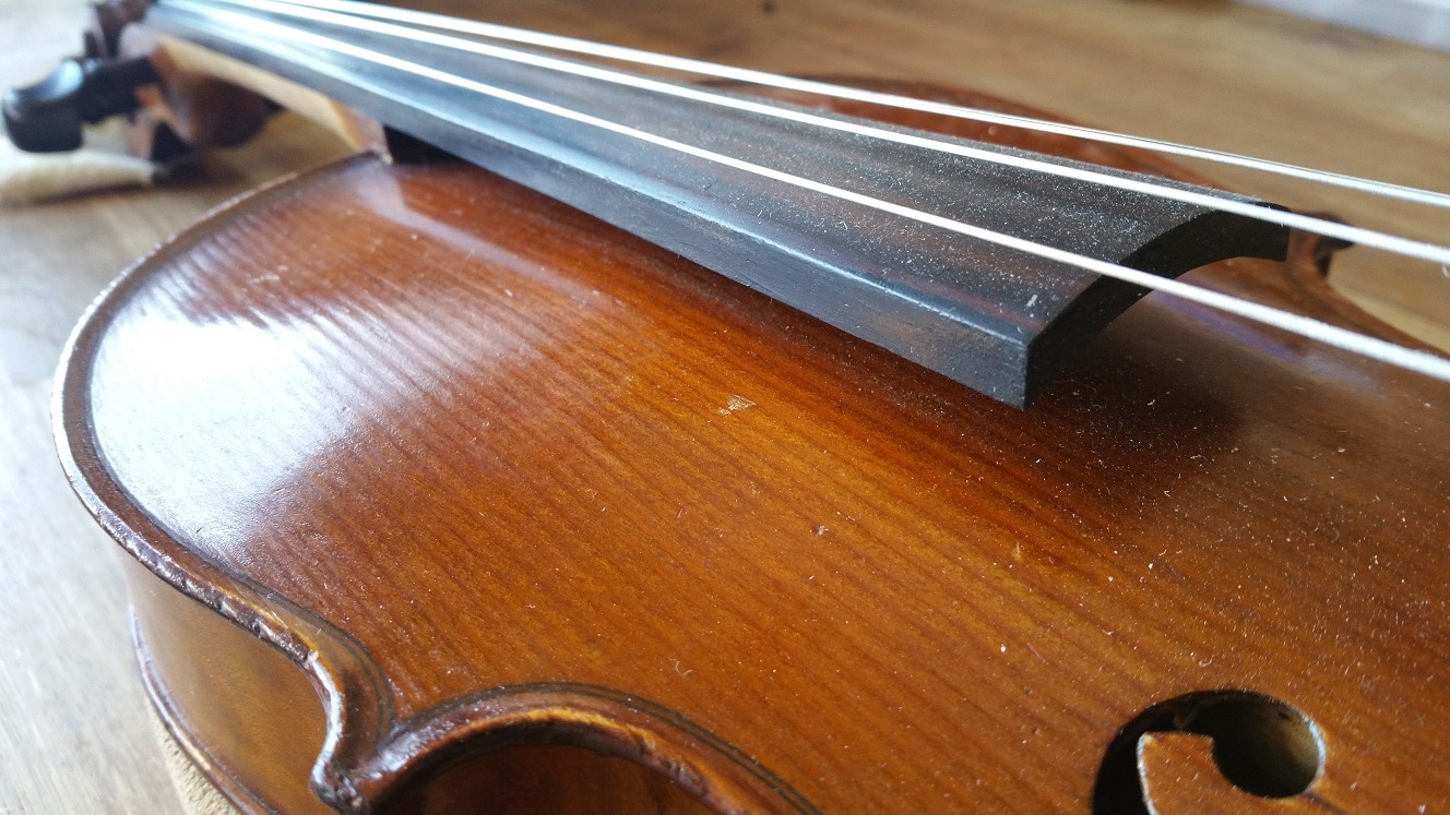 Changer les cordes de son violon - Blog de l'atelier Guillaume KESSLER