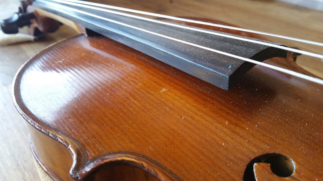 Comment remplacer ses cordes de violon, de violoncelle ou de contrebasse