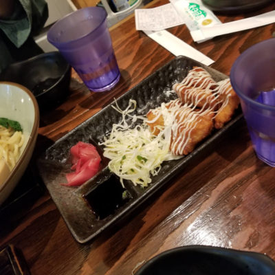 Il y a aussi de la nourriture plus japonaise.