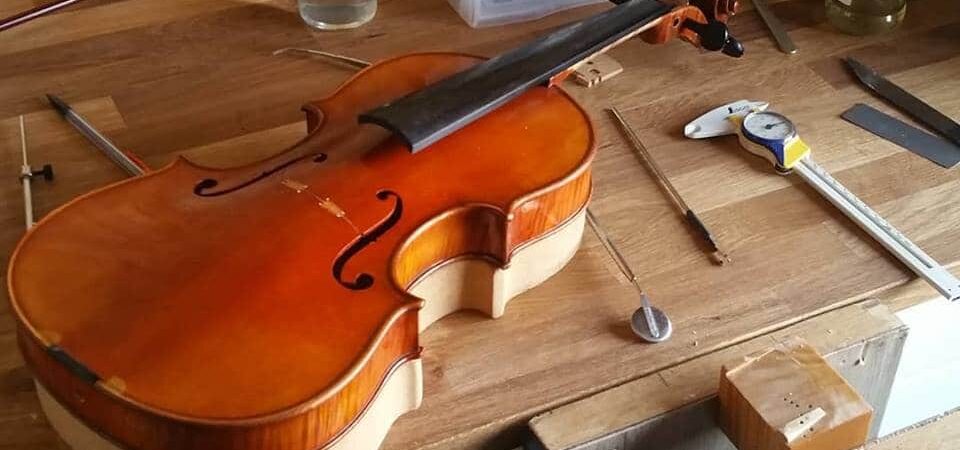 Idées cadeaux pour violoniste et altiste - Stage pour découvrir la lutherie et le montage d'un violon