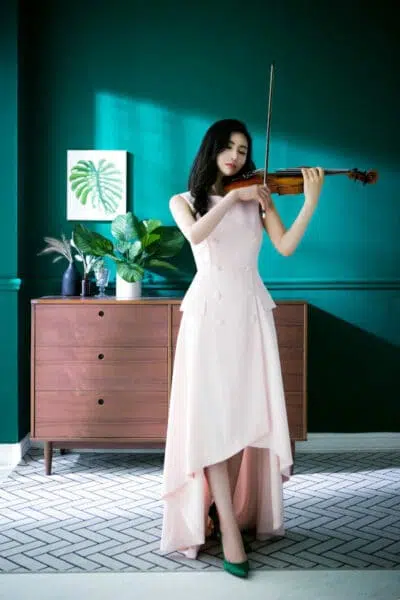 Votre professeur de violon Erica JANG