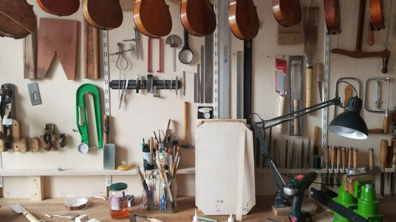 Un atelier de luthier à Strasbourg