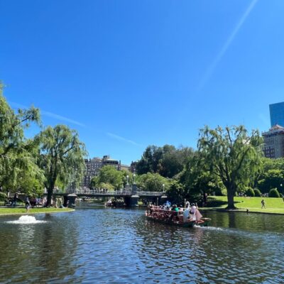 Les jardins de Boston Common, un carré de verdure agréable en plein cœur de Boston.