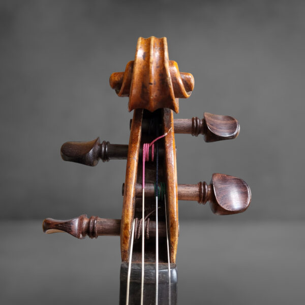 Etienne PERRIN Mirecourt 19e - Volute face Etienne PERRIN Mirecourt 19e - Volute face