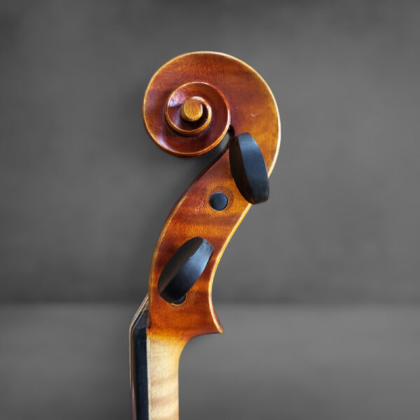 Violon R&M Millant Paris 1944 - Volute aigu Violon R&M Millant Paris 1944 - Volute aigu