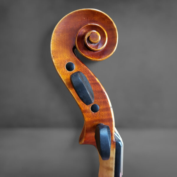 Violon R&M Millant Paris 1944 - Volute grave Violon R&M Millant Paris 1944 - Volute grave